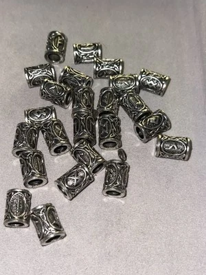 Accesorios para cabello/barba runas vikingas tono plata. Nunca usado Foto 1 de 4