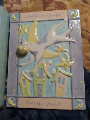 Beatrix Potter Placa Cerámica 3D Vaca Saltada Sobre Luna Guardería Rima Pared 2001 Foto 1 de 4