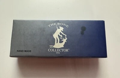 Cuchillo desollador hecho a mano de acero inoxidable y ciervo The Bone Collector con gancho intestinal. Foto 1 de 4