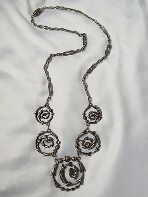 Jugendstil Gothic Stil Halskette Metall versilbert Pflanzenspiralen alt - Bild 1 von 4