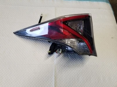 LUZ TRASERA CUARTO IZQUIERDO CONDUCTOR TOYOTA PRIUS 16 17 18 OEM Foto 1 de 4