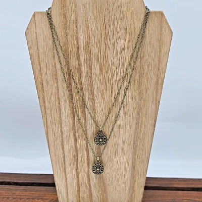 Collar retirado Lia Sophia SISTERS - oro antiguo, 2 hebras, filigrana floral Foto 1 de 4