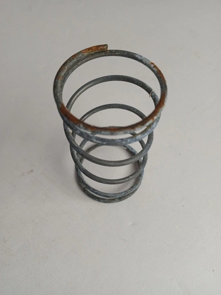 Poulan TE 450 Trimmer Compression Spring 530042084 - Image 1 of 3