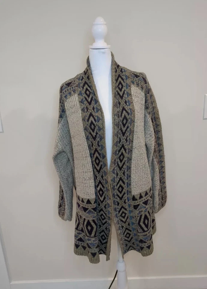 Cárdigan boho mediano Style & Co para mujer diseño geométrico en azul y gris Foto 1 de 4