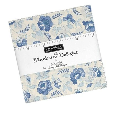 Charm Pack "Blueberry Delight" Blumen Patchwork Stoff Moda, 42 Scraps à 12,7cm - Bild 1 von 3