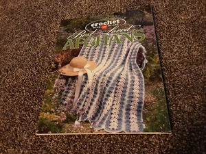 Best Loved Afghans,, Crochet Pattern Book . Vintage - Foto 1 di 2