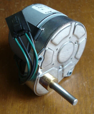 NEW Crouzet 82924.0 Step Stepper/Control Motor 127 E 2861 7.5W Gear QTY