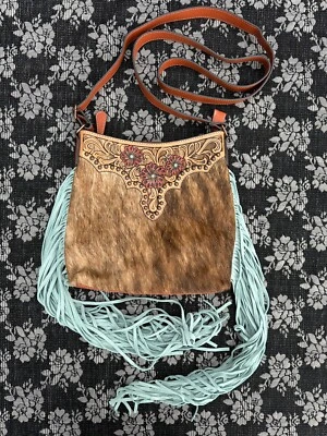 Bolso Bandolera ARIAT Lorelei Pelo de Becerro Flecos Western Boho Floral Foto 1 de 4