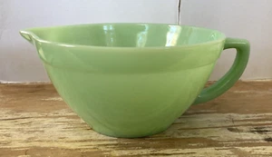 De colección Fire King Jadita Verde Vidrio Horno Utensilios Mezclador Tazón Mango Caño - Imagen 1 de 7