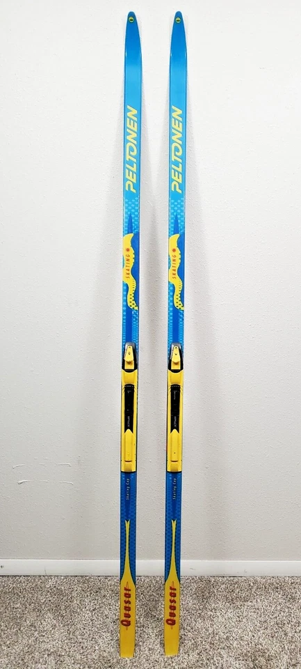 Esquís de patinaje nórdico PELTONEN Quasar 181 cm con fijaciones SNS PILOT Foto 1 de 4