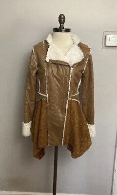 Chaqueta Ryu Anthropologie marrón imitación cuero y piel pequeña Foto 1 de 4