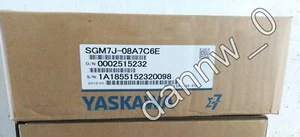 New in box Yaskawa SGM7J-08A7C6E AC Servo Motor - Picture 1 of 3