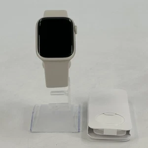Apple Watch (Seria 7) 41mm Starlight Aluminium (GPS) z beżowym sportem - bardzo dobry - Zdjęcie 1 z 5