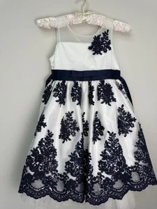 American Princess White girl dress with blue lace decorations size 6x /7 - Picture 1 of 9