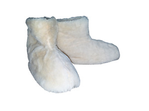 Faux Fur Women’s White Bootie Slippers Size 11 (XL)