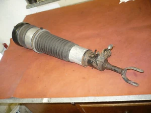 Audi A6 4 Stoßdämpfer vorne links 4F0616039L Luftfahrwerk Federbein Original - Bild 1 von 2