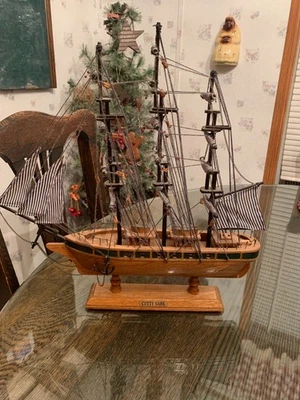 Винтажная деревянная модель машинки для стрижки Cutty Sark корабль такелаж 14 дюймов L 14,5 дюйма H 15 дюймов - Изображение 1 из 3