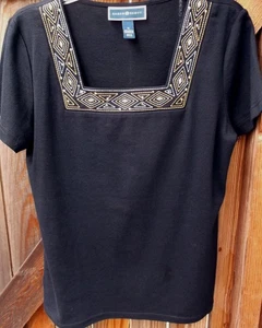 NWOT 💥 KAREN SCOTT 💥 Short Sleeve Embellished Black Top Stretch M - Picture 1 of 3