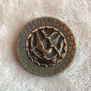 Victorian Antique Vintage Large Metal Picture Button Perched Bird - Picture 1 of 4