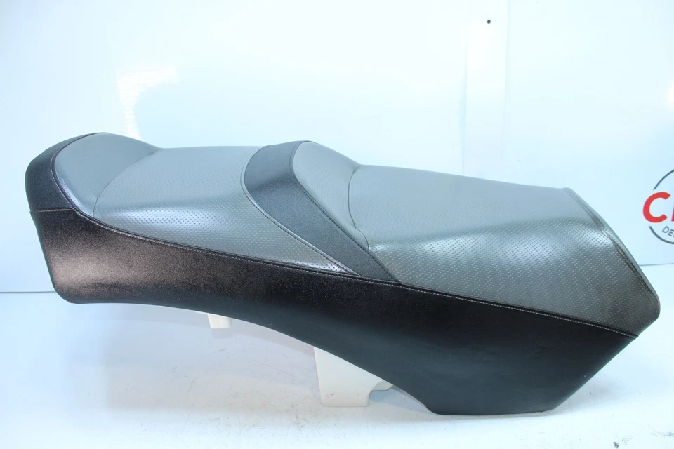 09-11 YAMAHA RSVENTURE GT OEM ДВОЙНОЕ СИДЕНЬЕ 8HF-24730-00-00 - Изображение 1 из 4