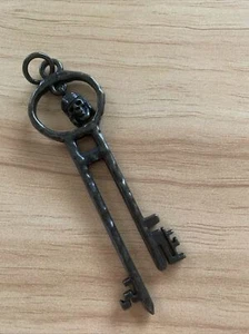 New Disney Parks Miniature Pirates Of The Caribbean Davie Jones Key Chain - Picture 1 of 6