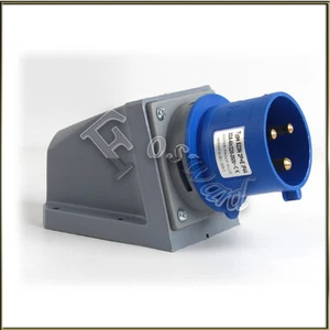 32 Amp 3 Pin 240V Blue Plug Coupler Socket Angled 2P+E 32A IP44 Surface Mounted - Picture 1 of 3