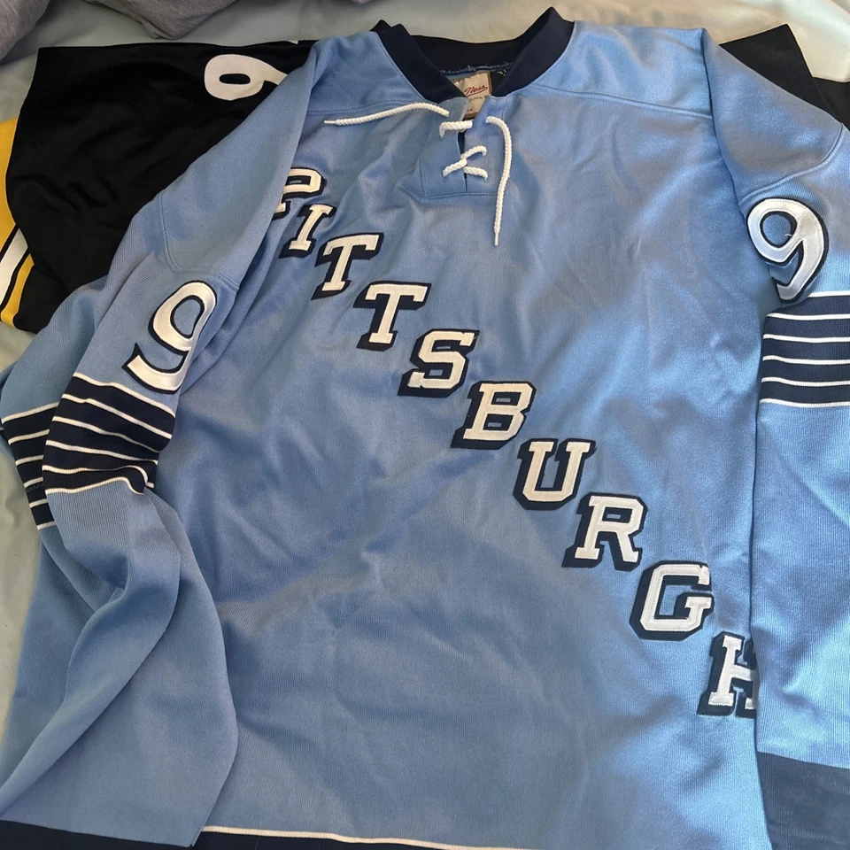 Camiseta Mitchell & Ness Auténtica Andy Bathgate Pittsburgh Penguins NHL Azul 60 Foto 1 de 4