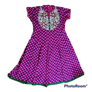 Vintage Women's Pink Polka Dot Dress  Embroidered Floral Accent  Sz Medium. - Picture 1 of 11