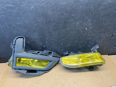 Par de luces antiniebla delanteras ámbar Nissan Rogue 2017 a 2018 M4418 Foto 1 de 4