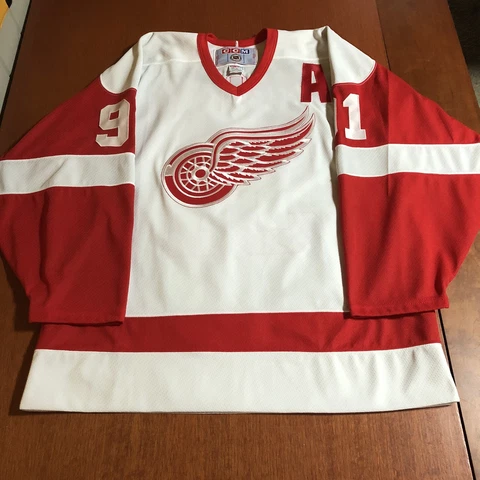 CCM Sergei Fedorov Detroit Red Wings NHL Hockey Jersey Vintage White Home L “A” Cover