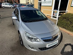 2010 Vauxhall Astra 1.6 SE Silver 5 Door Cruise Control Low Insurance Group - Picture 1 of 9