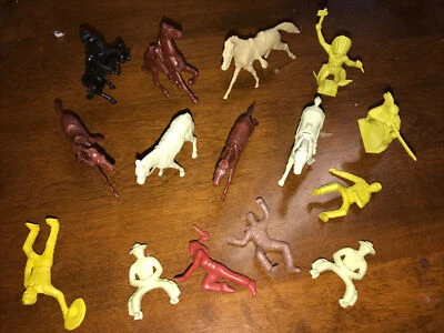 15 Marx figures from a 1950’s Rin Tin Tin fort apache playset - Image 1 of 4