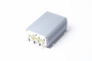 Wasserdicht DC zu DC 12V zu 24V Step Up Wandler, 12V zu 24V 30A 720W Spannung... - Bild 1 von 9