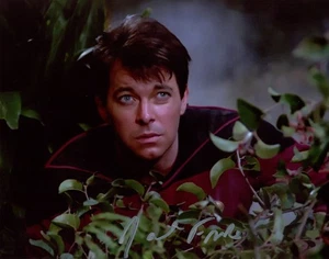 JONATHAN FRAKES SIGNED 8x10 PHOTO WILLIAM RIKER STAR TREK TNG RARE BECKETT BAS - Picture 1 of 2