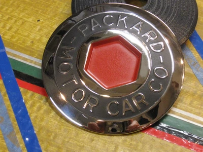 1935-40 JR. PACKARD MOTOR CAR CO. MEDALLÓN PORTA MALETERO. Foto 1 de 3