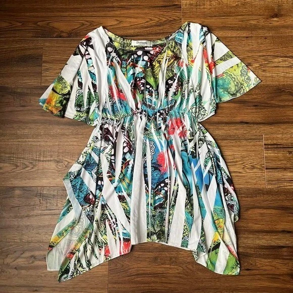 Blusa Y2K McBling Recorte Mariposa Asimétrica Fluida Capricho Hada Mediana Foto 1 de 4