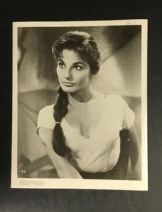 Original 1957 Lita Milan Press Photo Beautiful Sexy American Actress Vintage - Picture 1 of 2