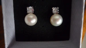 SUPERBES BOUCLES CLOUS PERLE EAU DOUCE BLANCHE 8MM/ZIRCON 5M CLOU ARGENTE - Imagen 1 de 1