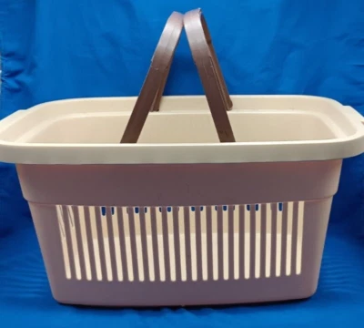 Cesta de lavandería de compras vintage Almond Rubbermaid 18,5" con asas de transporte 2686 Foto 1 de 4