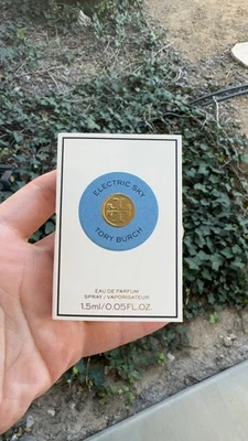 Tory Burch Electric Sky Eau De Parfum 1,5 ml muestra spray Foto 1 de 3