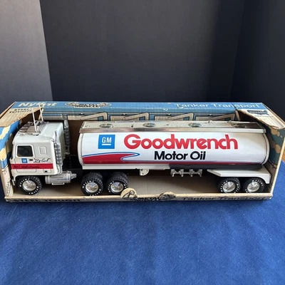Nylint GM Goodwrench Motor Oil Tanker #990 Metal Muscle “Big Earl” - Image 1 of 4