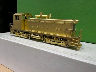 HO Brass Overland Models OMI #6193 Milwaukee Road NW2 #670-672 - Image 1 of 4