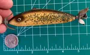Vintage Heddon HOLZ Köder SOS verwundete Elritze TOPWATER GLASAUGEN OBERFLÄCHE CRANKBAIT SEHR GUTER ZUSTAND - Bild 1 von 9