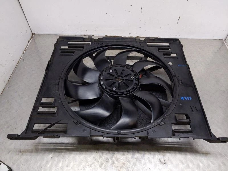 (СЛОМАННЫЕ ВКЛАДКИ) Радиатор вентилятор двигателя вентилятор в сборе радиатор подходит 16-19 BMW 750i - Изображение 1 из 4