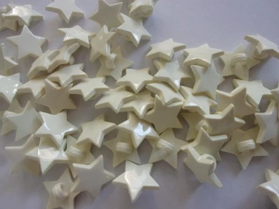 50 x Star Shaped Novelty Buttons Cream 15mm Sewing Knits Children Q92 - Image 1 of 2