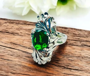 VINTAGE STYLE 925 SOLID STERLING SILVER VIVID GREEN SIMULATED EMERALD RING 1814 - Picture 1 of 4