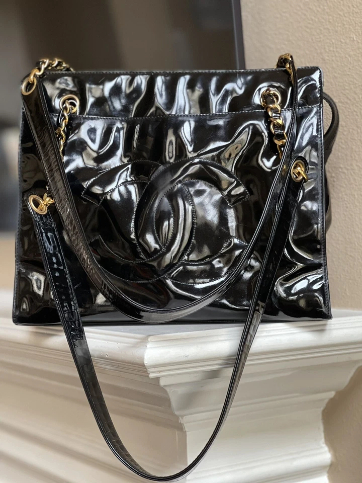 Bolso de Hombro Chanel Vintage Negro Charol Cuero de Becerro con 24K GHW Foto 1 de 4