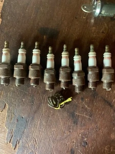 "8LOTBUY"-CHAMPION H-9 SPARK PLUGS POWNED NO BOXES-BUT NEVER BEEN USED*** - Picture 1 of 6