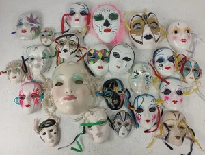 Vintage Porclein Keramik Wand Display Karneval Maske Lot (x23) Maskerade - Bild 1 von 7
