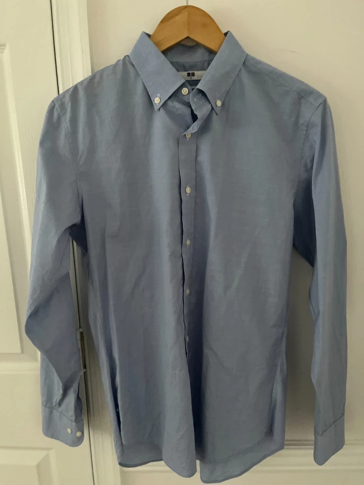 Para hombres Uniqlo Calce Ajustado Talla Pequeña Azul Claro Patrón Abotonado Clásico Foto 1 de 4
